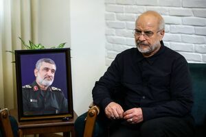 قالیباف در منزل سرلشکر شهید امیرعلی حاجی‌زاده حضور یافت