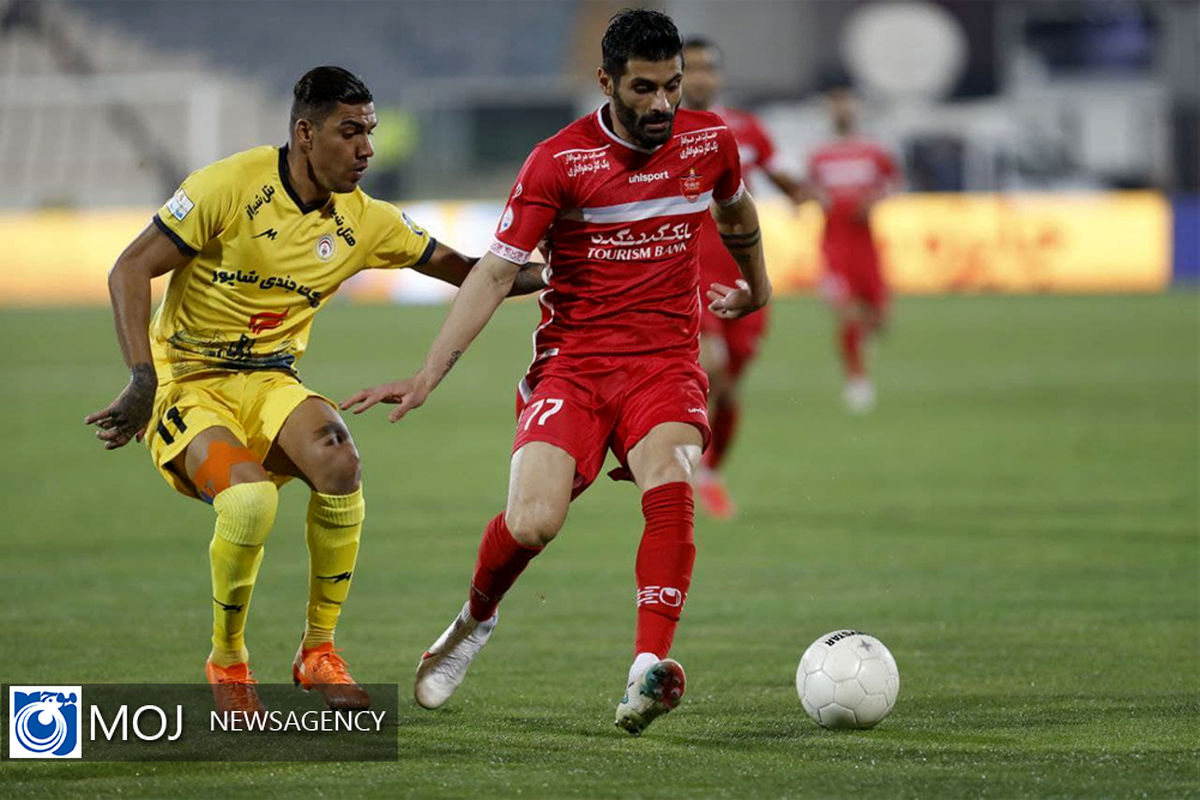 دیدار تیم های فوتبال پرسپولیس و فجرسپاسی شیراز
