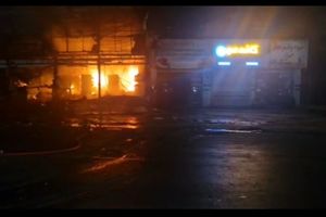  آتش‌سوزی فروشگاه مواد غذایی در قائم‌شهر مهار شد