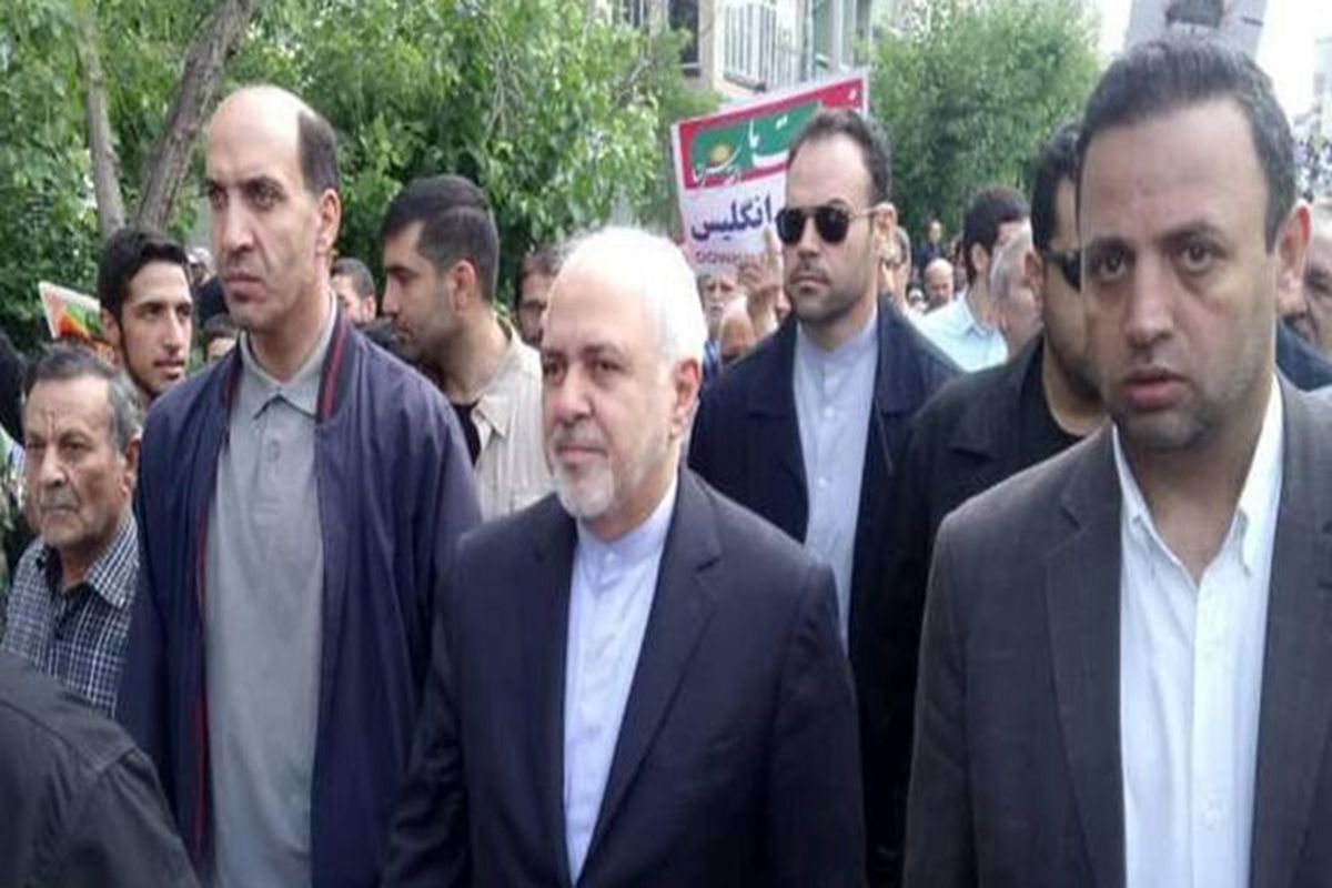 ظریف در راهپیمایی 22 بهمن