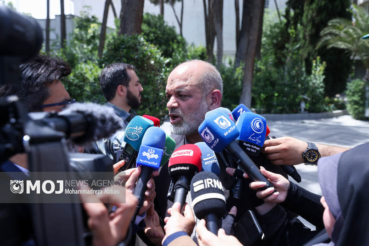 حاشیه جلسه هیات دولت - ۱۳ تیر