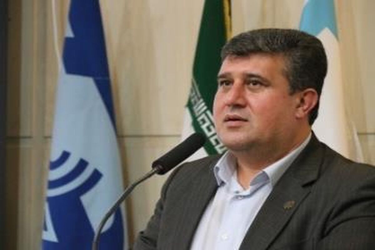 آزاد حکمت