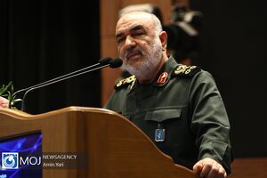 اتفاقات امروز در درون کشور ظهور عینی بزرگترین تقابل بین انقلاب اسلامی و نظام در حال افول سلطه است