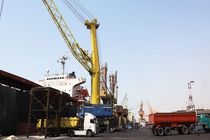 ۵۴۰ هزار تن کالای اساسی در بندر شهیدرجایی ذخیره سازی شد