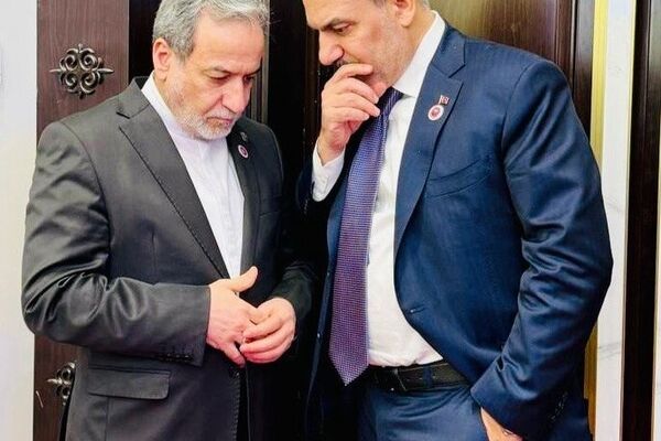 وزرای خارجه ایران و ترکیه در بیشکک با یکدیگر دیدار کردند