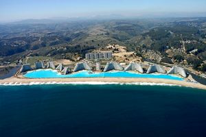 داغ شدن بزرگترین استخر آب گرم دنیا