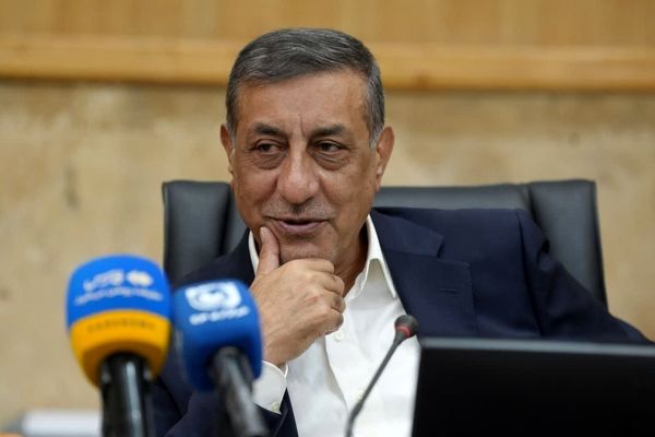 اعتماد به مردم اصل کار دولت است