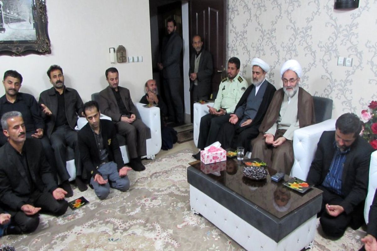 آیت‌الله فلاحتی در دیدار با خانواده شهید پاینده1