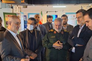 بازدید جانشین فرمانده سپاه پاسداران از غرفه دستاوردهای بانک دی
