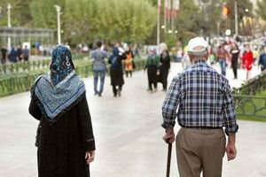 سالمندان در روزهای گرم تابستان تا حد امکان از منزل خارج نشوند