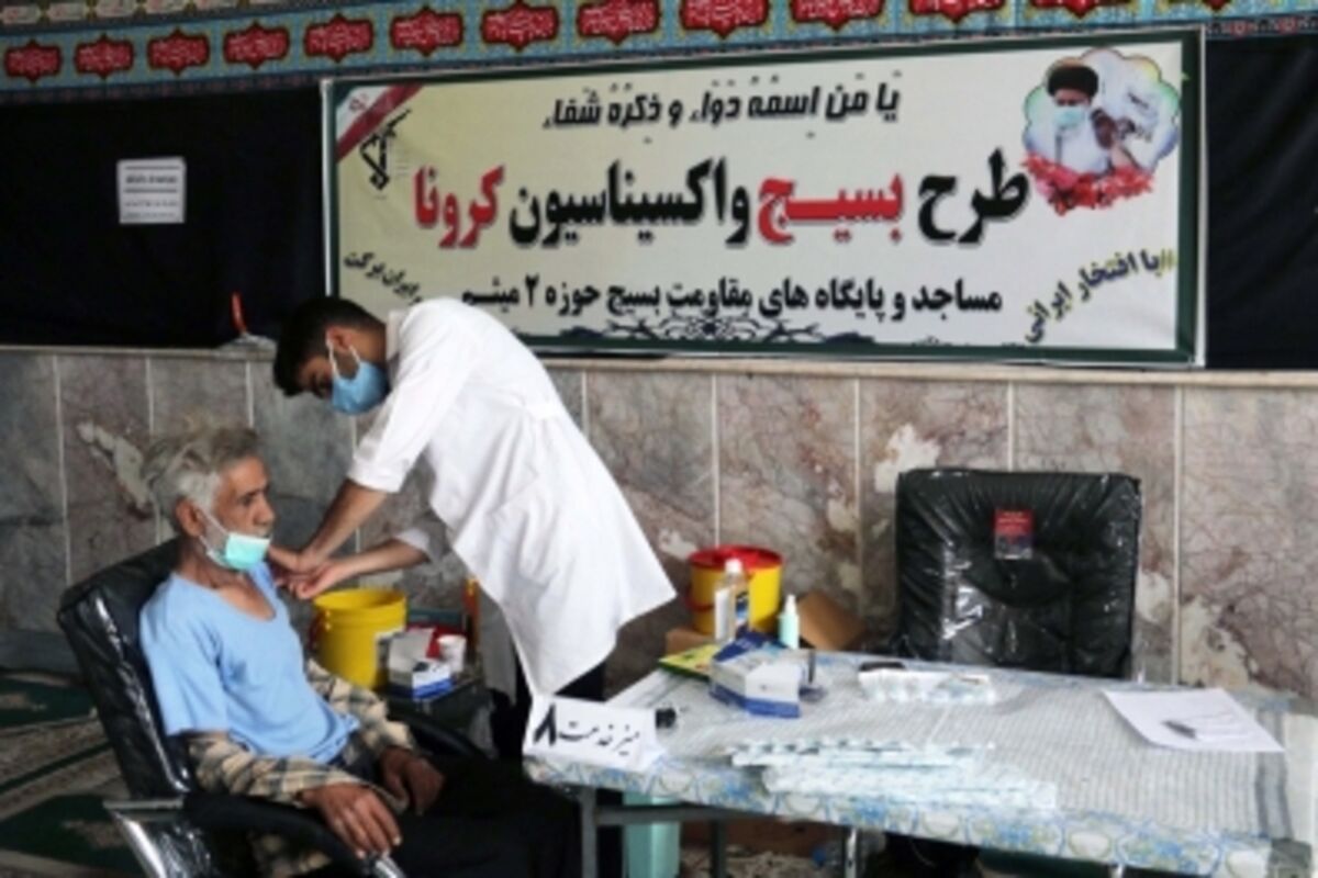واکسیناسیون ساکنان مناطق حاشیه شهر مشهد
