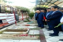 ادامه مسیر شهدا از راه خدمت به مردم و جلب رضایت آنان می گذرد