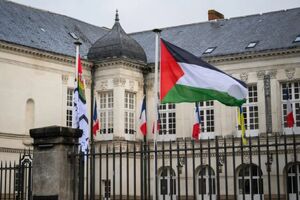 بیش از ۲۰ شهرداری فرانسه پرچم فلسطین را بر فراز ساختمان‌های خود برافراشتند