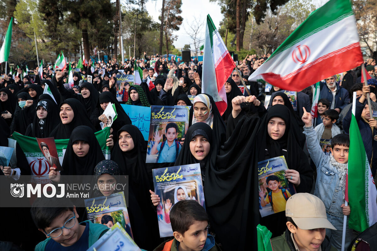 تجمع بزرگ هم‌عهدی‌ نوجوانان با رهبری معظم انقلاب اسلامی