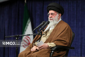 تقدیم فرازهایی از دیدگاه‌های رهبر انقلاب درباره حضرت مسیح(ع) به پاپ