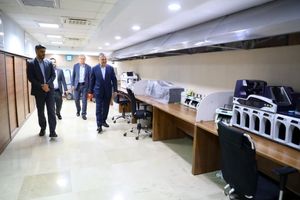 بازدید سرپرست بانک دی از واحدهای ستادی