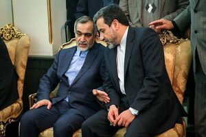 چرا دادگاه فساد مسوولان دولتی پشت درهای بسته برگزار می شود؟