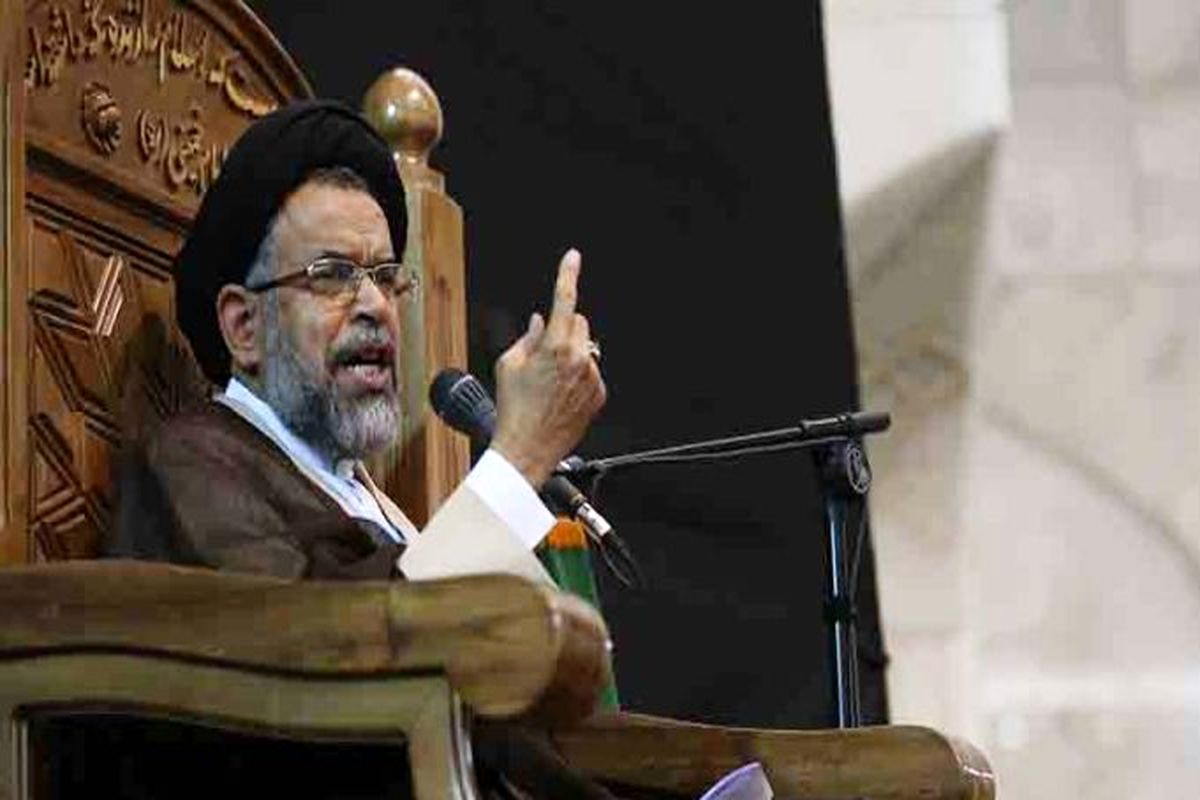 علوی وزیر اطلاعات در حرم مطهر امام خمینی