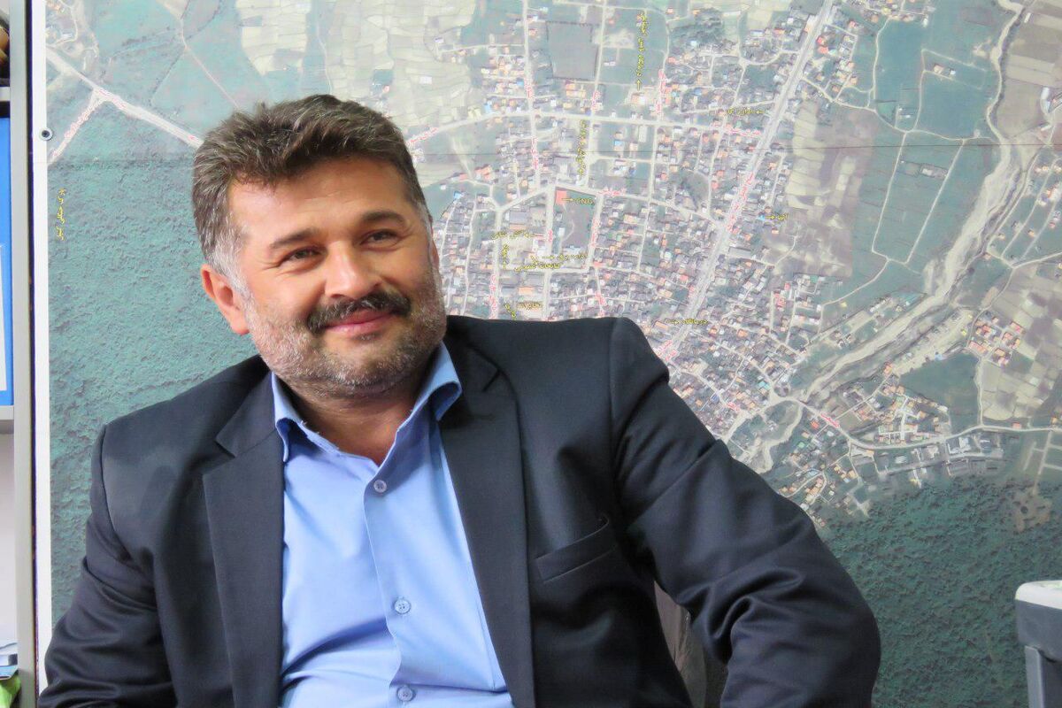 عباس ایزدی