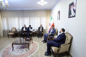  احمد دنیامالی با جمعی از نمایندگان مجلس شورای اسلامی دیدار کرد