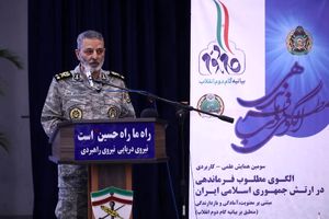 نقطه عطف بیانیه گام دوم انقلاب آمادگی برای طلوع خورشید ولایت عظما است