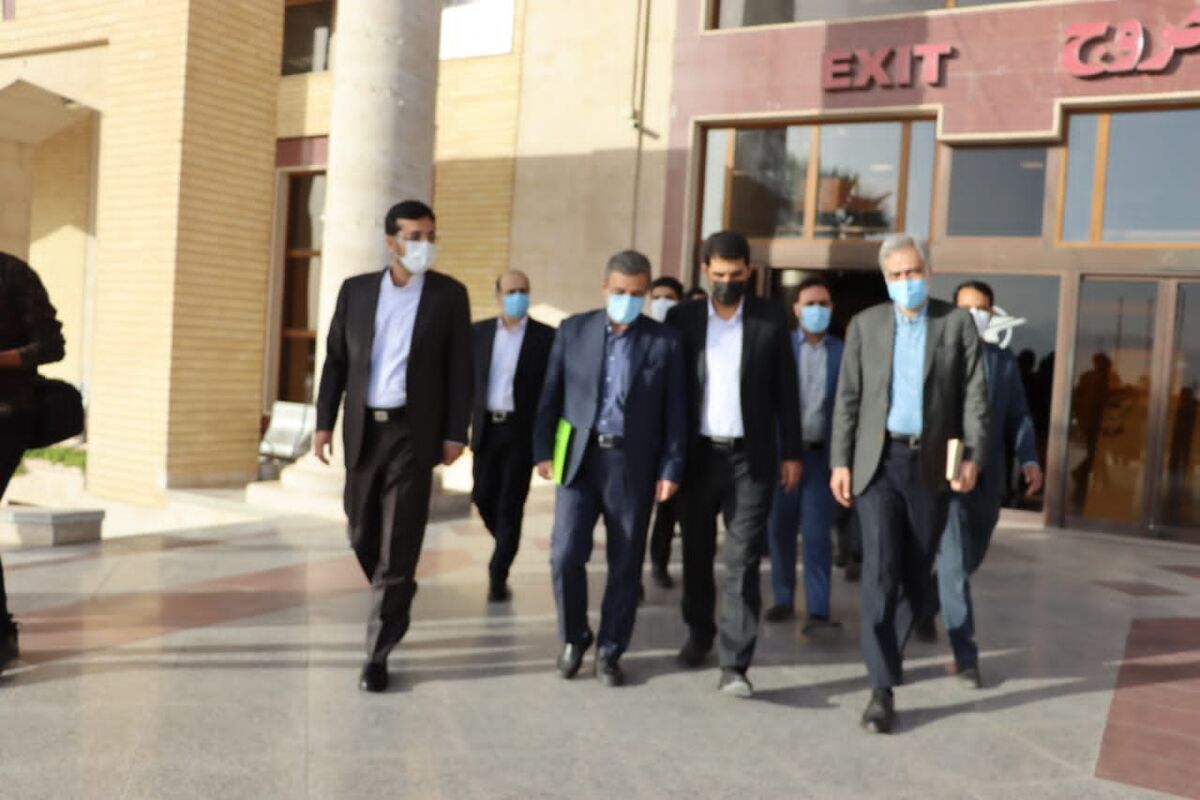 ایینی.