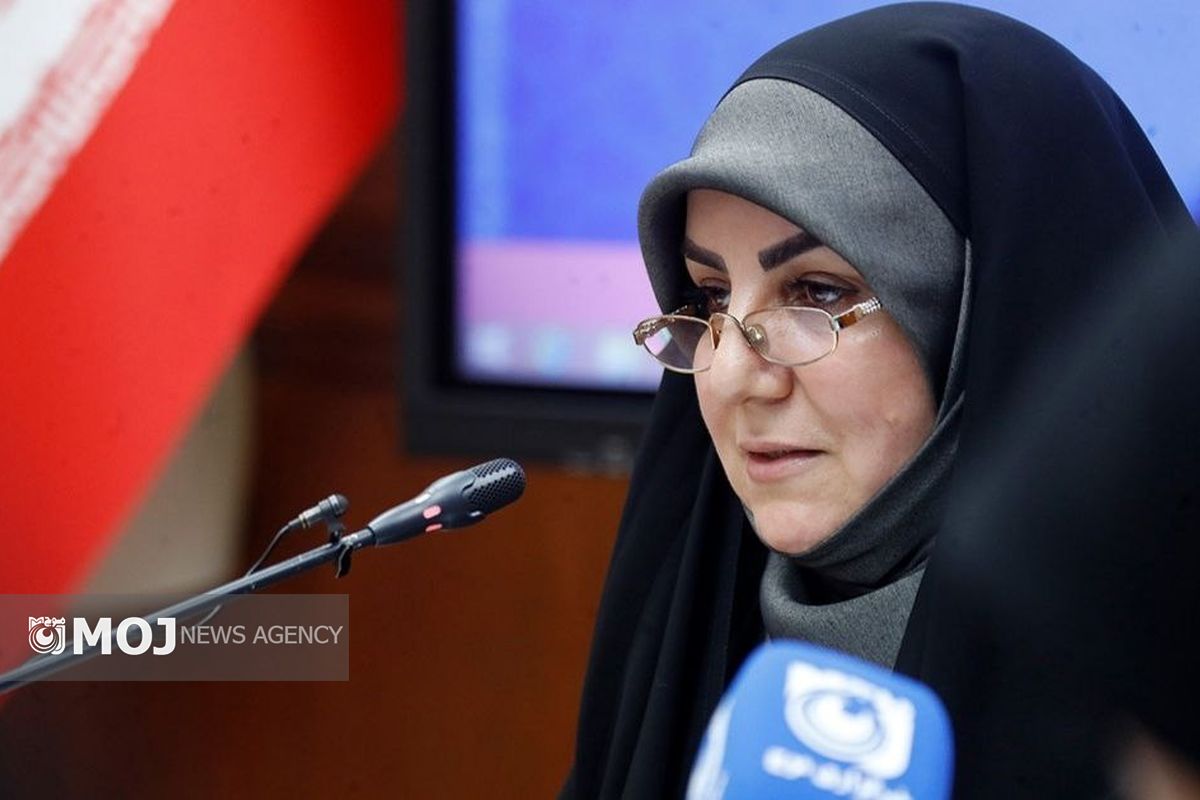 خانم کرمی بخشدار کیش