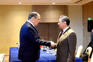 وزرای خارجه چین و روسیه درباره برنامه هسته‌ای ایران گفتگو کردند