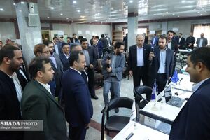 خاندوزی از میز خدمت وزارت اقتصاد در استان قم بازدید کرد