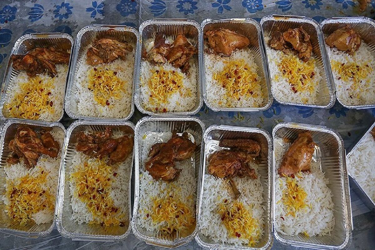پخت و توزیع غذای گرم