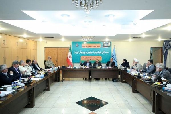 باید آغوش را برای استقبال از ایده‌های جدید گشود