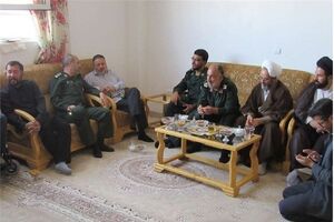 فرمانده سپاه استان قم با خانواده شهدای بخش سلفچگان دیدار کرد