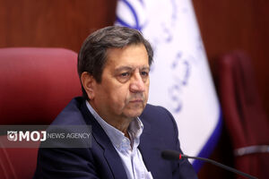 همتی از تامین ۲۷ میلیارد دلار ارز برای واردات از ابتدای سال خبر داد