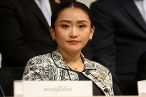 جوان‌ترین نخست‌وزیر تایلند پس از یک سال از قدرت کنار گذاشته شد