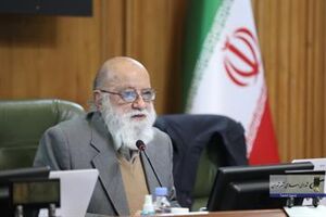 انتقاد رئیس شورای شهر تهران از نفوذ باندها در فعالیت دستفروشان