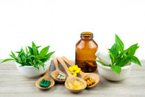 در مصرف خودسرانه گیاهان دارویی مواظب باشید