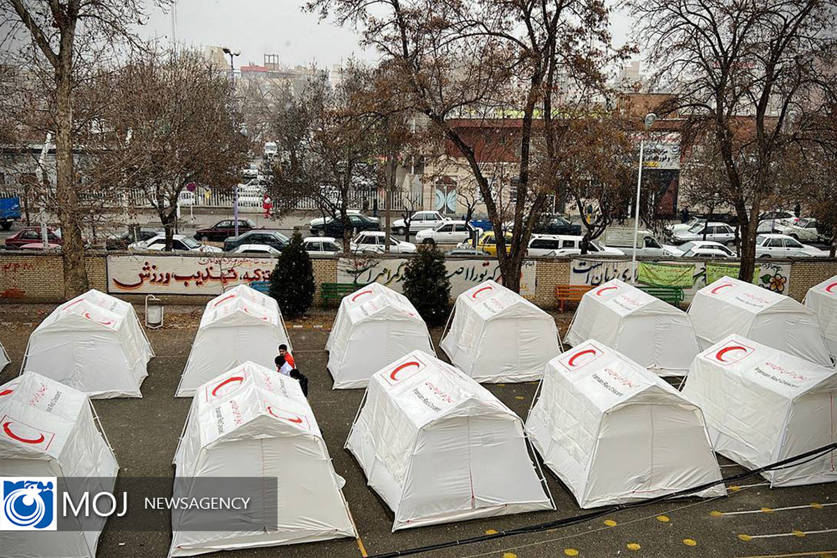 امداد رسانی جمعیت هلال احمر در مناطق زلزله زده خوی
