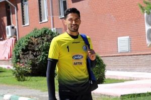 سید حسین حسینی صاحب پیراهن شماره یک استقلال شد