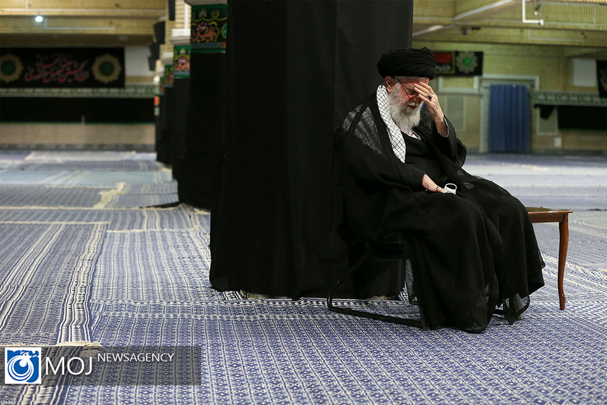 عزاداری شب تاسوعای حسینی با حضور مقام معظم رهبری