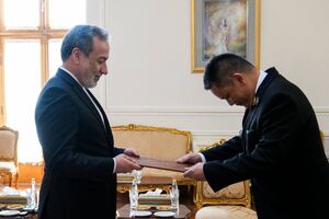 عراقچی با سفرا و نمایندگان خارجی دیدارهای دیپلماتیک انجام داد