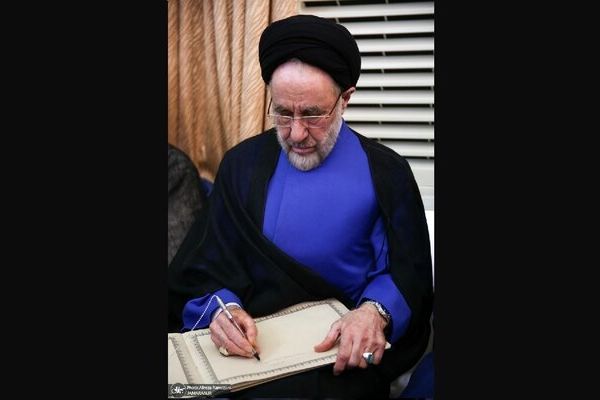خاتمی به سید کمال خرازی تسلیت گفت