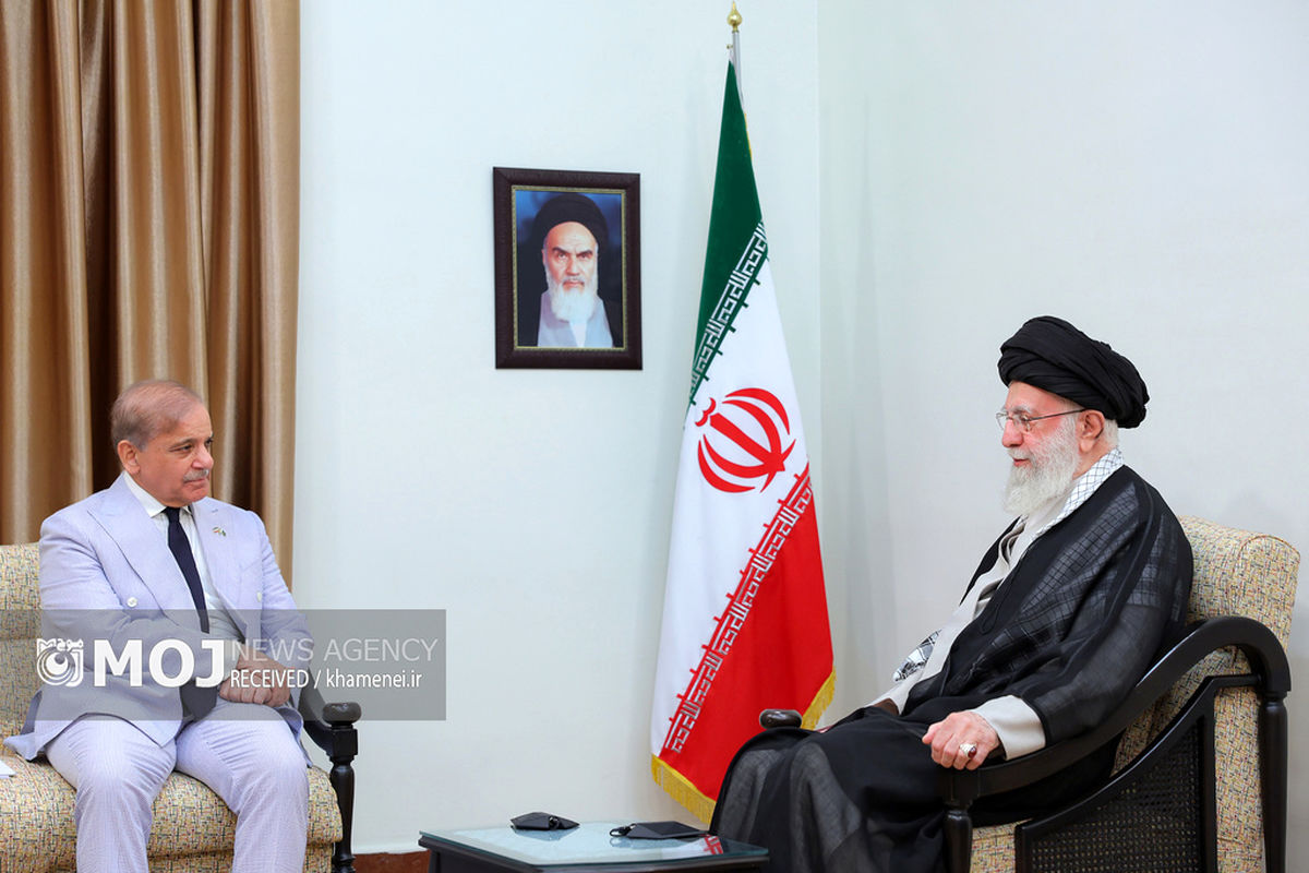 دیدار نخست وزیر پاکستان با رهبر انقلاب اسلامی