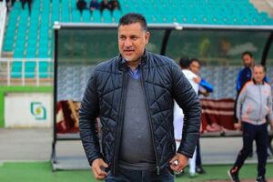 علی دایی سرمربیگری تیم فوتبال ذوب آهن را تکذیب کرد