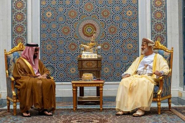 مشاور امنیت ملی امارات با سلطان عمان با محوریت تحولات منطقه دیدار کرد