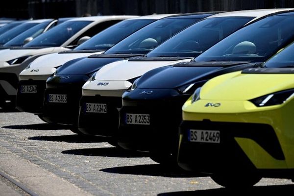 کمیسیون تلفیق، مالیات خودروهای لوکس را تعیین می‌کند