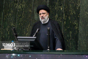 آیت‌الله رئیسی مظهر خدمت بی‌دریغ برای ملت ایران بود