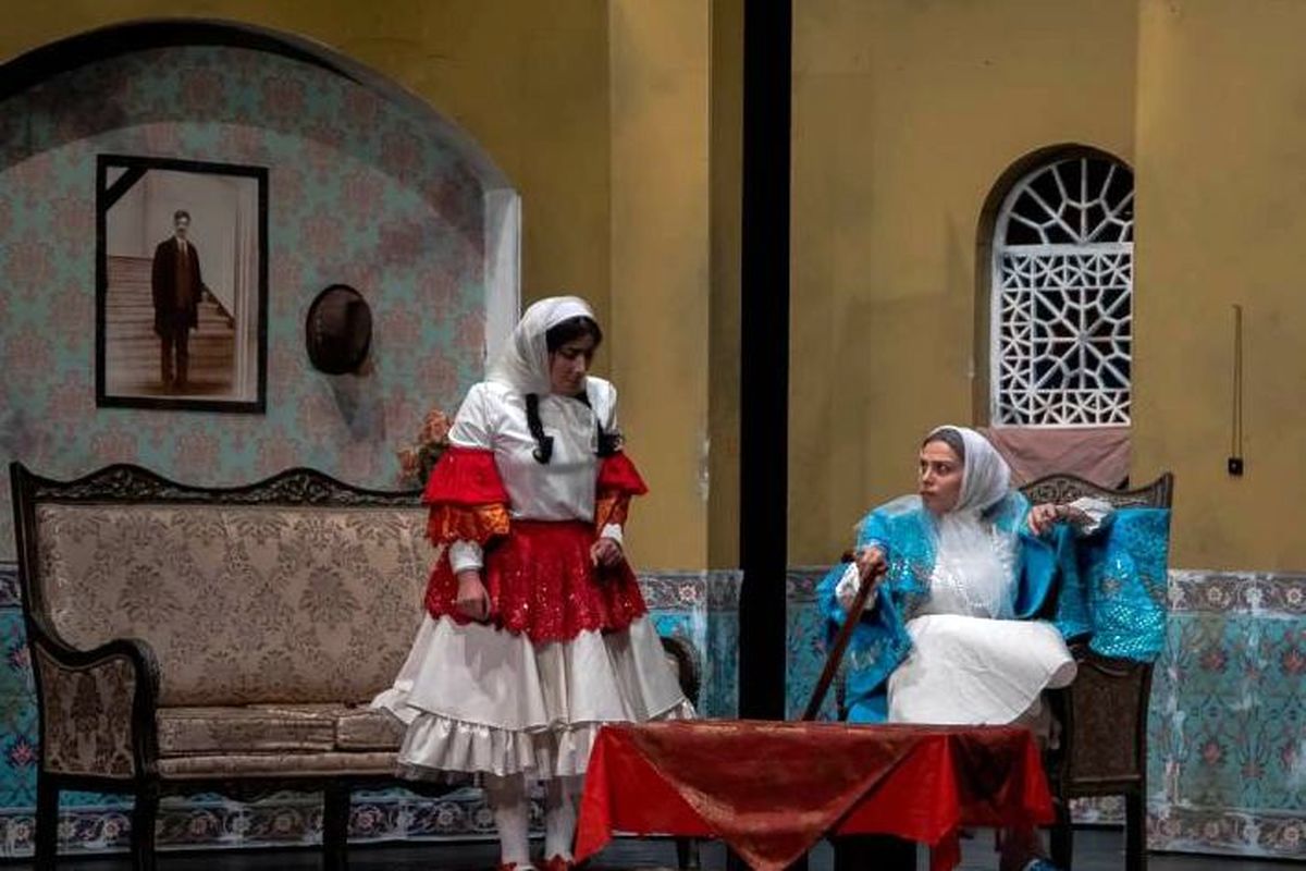 نمایش جعفر خان از فرنگ برگشته