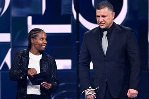 لیونل مسی بازهم بهترین بازیکن جهان شد/ گرامیداشت پله