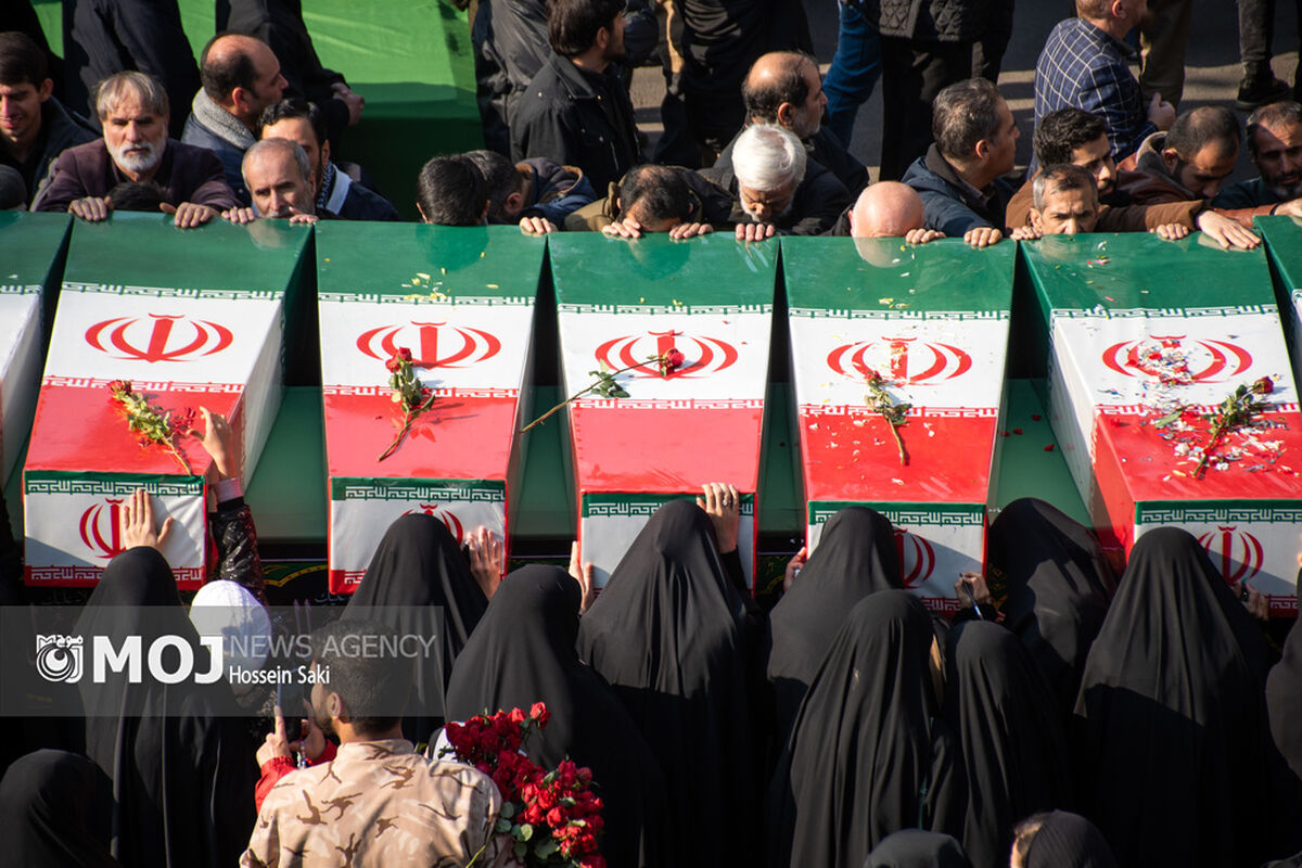 مراسم تشییع پیکر مطهر ۱۰۰ شهید گمنام در تهران