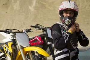 فعالیت بانوان موتورسوار مجاز شد